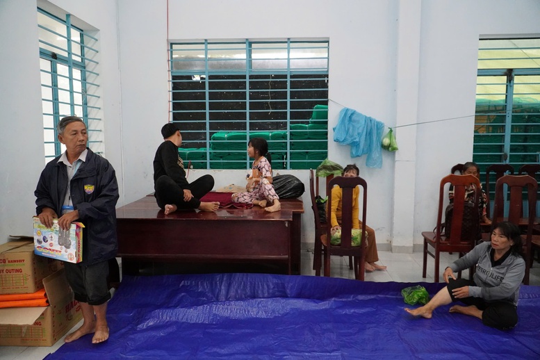 Khánh Hòa triển khai đồng bộ biện pháp bảo vệ người dân trước bão số 13- Ảnh 3. Khánh Hòa triển khai đồng bộ biện pháp bảo vệ người dân trước bão số 13- Ảnh 3.