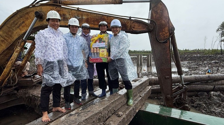 Đảm bảo điện miền Nam: EVNSPC quyết liệt trong công tác đầu tư xây dựng- Ảnh 3. Đảm bảo điện miền Nam: EVNSPC quyết liệt trong công tác đầu tư xây dựng- Ảnh 3.