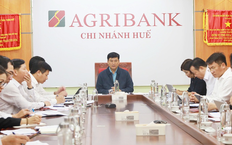 Agribank hỗ trợ khắc phục thiệt hại do mưa bão, đồng hành cùng người dân miền Trung vượt khó
