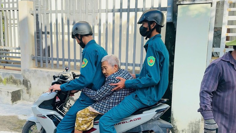 Ứng phó bão số 13: Các hộ dân của tỉnh Gia Lai đã được di dời đến nơi an toàn- Ảnh 2. Ứng phó bão số 13: Các hộ dân của tỉnh Gia Lai đã được di dời đến nơi an toàn- Ảnh 2.