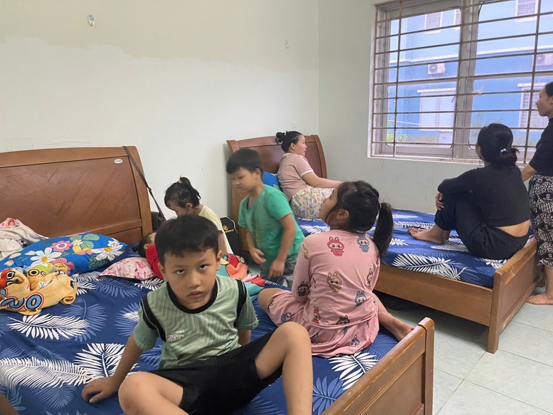 BSR chủ động đón người dân vùng ven biển tránh trú bão số 13- Ảnh 2. BSR chủ động đón người dân vùng ven biển tránh trú bão số 13- Ảnh 2.