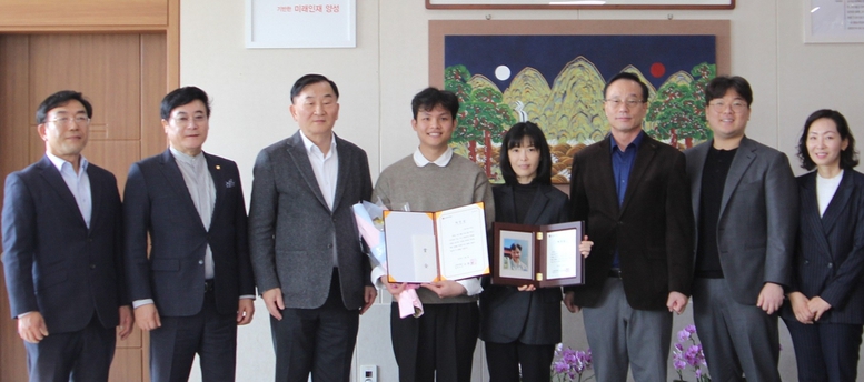 Sinh viên Việt Nam nhận bằng khen vì cứu người đuối nước tại Hàn Quốc- Ảnh 1. Sinh viên Việt Nam nhận bằng khen vì cứu người đuối nước tại Hàn Quốc- Ảnh 1.