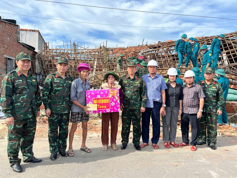 Gia Lai: Ước tính ban đầu thiệt hại hơn 5.000 tỷ đồng do bão số 13- Ảnh 2. Gia Lai: Ước tính ban đầu thiệt hại hơn 5.000 tỷ đồng do bão số 13- Ảnh 2.