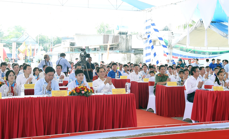 An Giang khởi công xây dựng 3 trường liên cấp Tiểu học-THCS vùng biên- Ảnh 2. An Giang khởi công xây dựng 3 trường liên cấp Tiểu học-THCS vùng biên- Ảnh 2.