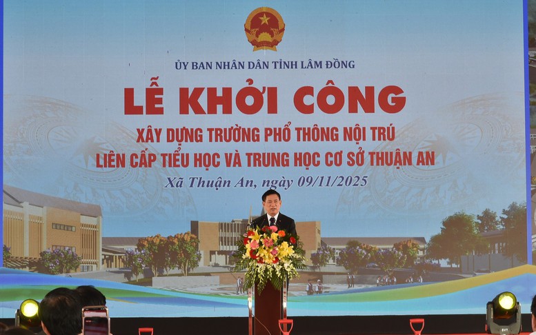 Phó Thủ tướng Hồ Đức Phớc dự Lễ khởi công dự án đầu tư xây dựng Trường Phổ thông nội trú liên cấp tiểu họ và trung học cơ sở Thuận An, Lâm Đồng