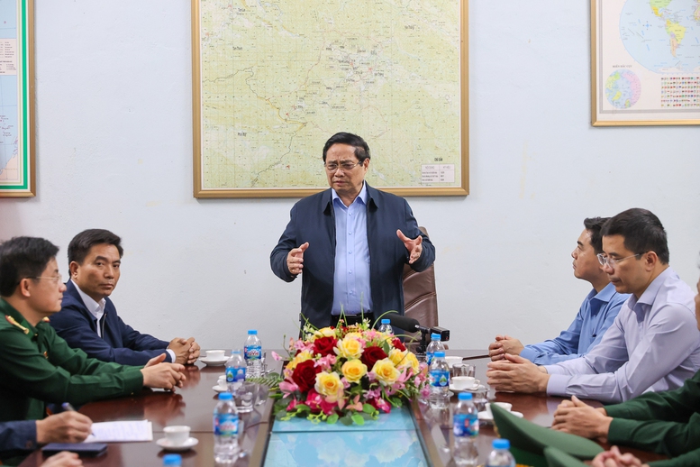 Thủ tướng thăm Đồn biên phòng tại xã biên giới vùng cao Thanh Hóa- Ảnh 2. Thủ tướng thăm Đồn biên phòng tại xã biên giới vùng cao Thanh Hóa- Ảnh 2.