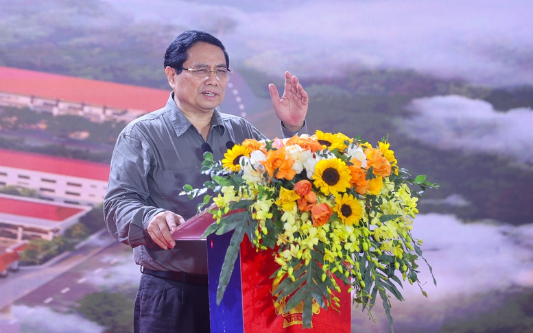 Thủ tướng: Từng ngôi trường mới nơi biên giới sẽ là nơi gieo con chữ, ươm mầm tri thức, thắp sáng ước mơ, hiện thực hóa khát vọng