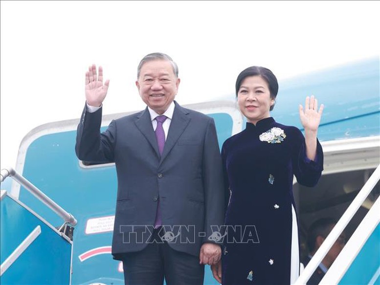 Tổng Bí thư Tô Lâm và Phu nhân lên đường thăm cấp Nhà nước tới Lào- Ảnh 1. Tổng Bí thư Tô Lâm và Phu nhân lên đường thăm cấp Nhà nước tới Lào- Ảnh 1.