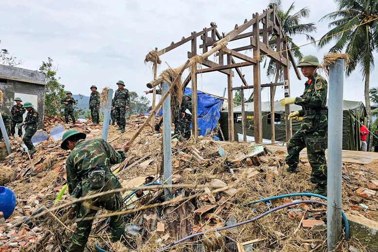Kết luận của Thủ tướng Chính phủ tại cuộc họp về tiến độ thực hiện “Chiến dịch Quang Trung” thần tốc xây dựng lại, sửa chữa nhà ở cho các hộ dân có nhà ở bị sập đổ, trôi, hư hỏng nặng do bão, lũ vừa qua- Ảnh 1.