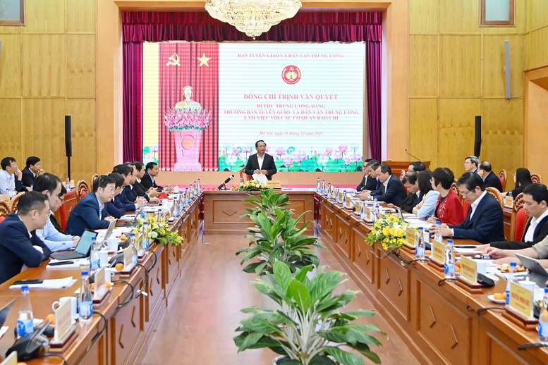 Báo chí phải làm rõ tầm nhìn của Đảng, những thành tựu sau 40 năm đổi mới, khát vọng phát triển của dân tộc- Ảnh 1. Báo chí phải làm rõ tầm nhìn của Đảng, những thành tựu sau 40 năm đổi mới, khát vọng phát triển của dân tộc- Ảnh 1.