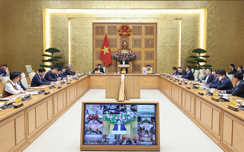 19/12/2025 hoàn thành, thông xe kỹ thuật 3.188 km đường bộ cao tốc, hoàn thành 1.700 km đường bộ ven biển