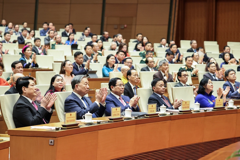 Khẩn trương triển khai đồng bộ các luật, nghị quyết đã được Quốc hội thông qua- Ảnh 2. Khẩn trương triển khai đồng bộ các luật, nghị quyết đã được Quốc hội thông qua- Ảnh 2.