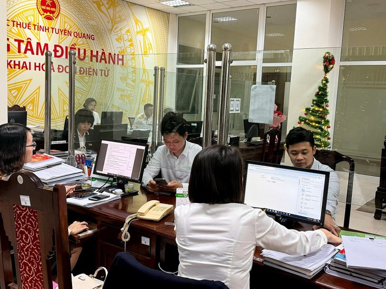 Ngành Thuế Tuyên Quang phấn đấu hoàn thành nhiệm vụ thu năm 2025- Ảnh 1. Ngành Thuế Tuyên Quang phấn đấu hoàn thành nhiệm vụ thu năm 2025- Ảnh 1.