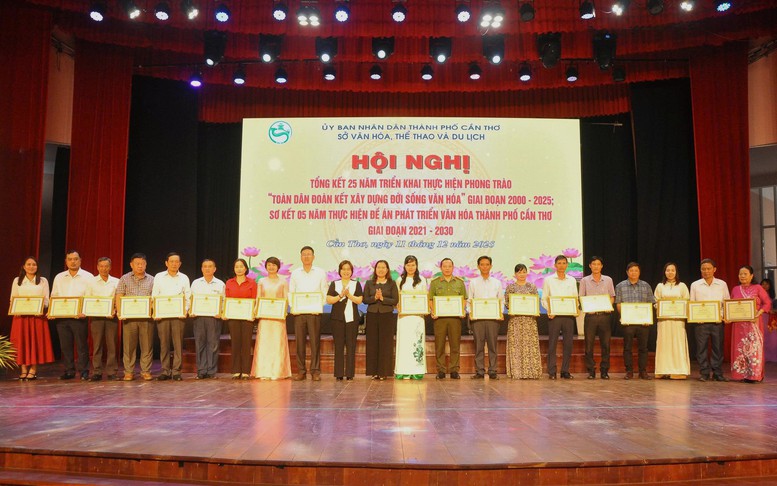 Cần Thơ củng cố nền tảng văn hóa sau 25 năm phong trào 'Toàn dân đoàn kết xây dựng đời sống văn hóa'
