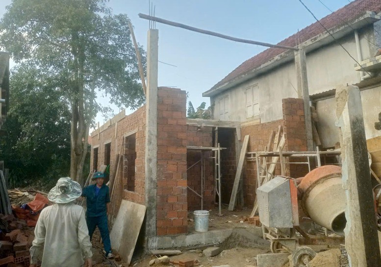 Bộ CHQS TP. Huế chỉ đạo đẩy nhanh tiến độ xây nhà cho người dân vùng lũ- Ảnh 3.