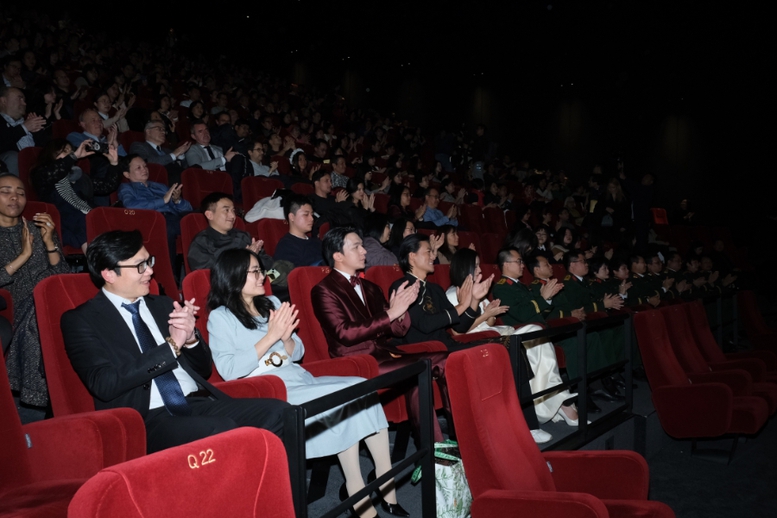 Tuần lễ 'Điện ảnh Việt Nam – Hành trình Ánh sáng' tại Paris khép lại với nhiều dấu ấn nổi bật- Ảnh 3. Tuần lễ 'Điện ảnh Việt Nam – Hành trình Ánh sáng' tại Paris khép lại với nhiều dấu ấn nổi bật- Ảnh 3.