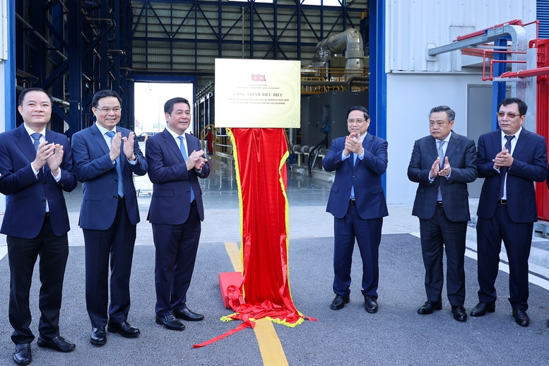 Thủ tướng khánh thành nhà máy điện LNG đầu tiên của Việt Nam – dự án kiểu mẫu, tiêu biểu về nhiều mặt- Ảnh 3. Thủ tướng khánh thành nhà máy điện LNG đầu tiên của Việt Nam – dự án kiểu mẫu, tiêu biểu về nhiều mặt- Ảnh 3.