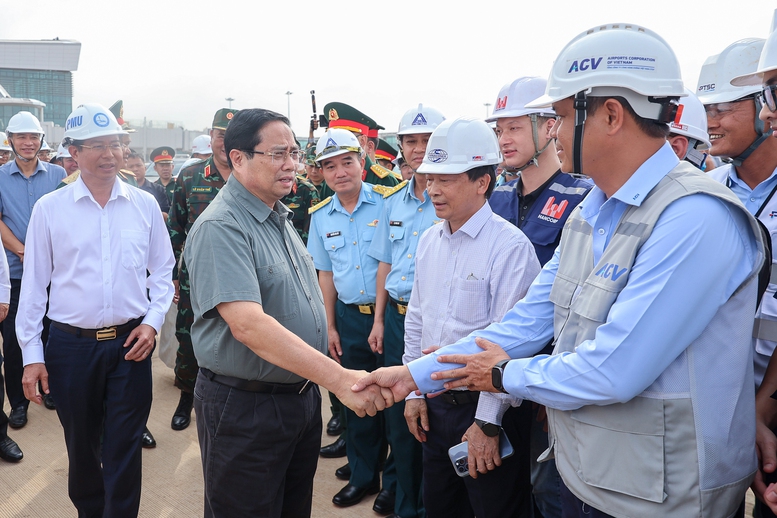 Thủ tướng: Sân bay Long Thành sẽ đón chuyến bay chính thức đầu tiên vào 19/12- Ảnh 2. Thủ tướng: Sân bay Long Thành sẽ đón chuyến bay chính thức đầu tiên vào 19/12- Ảnh 2.