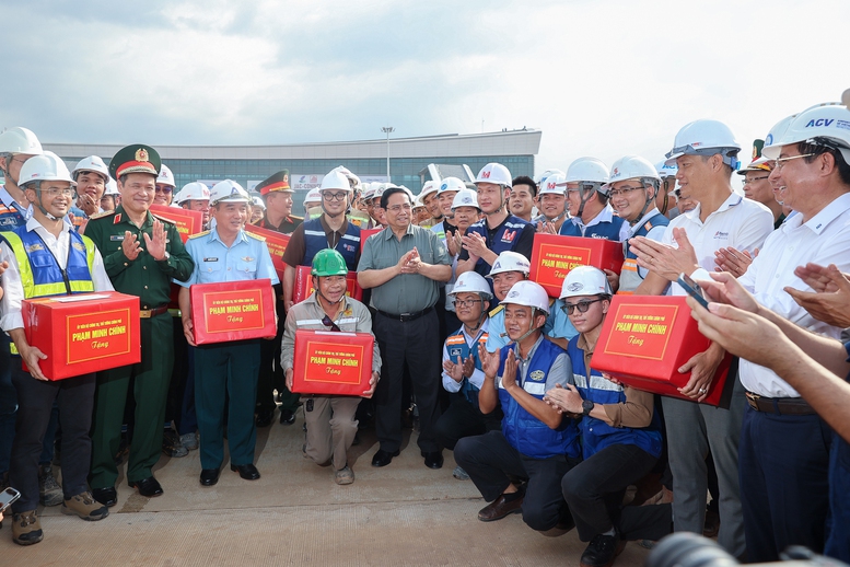 Thủ tướng: Sân bay Long Thành sẽ đón chuyến bay chính thức đầu tiên vào 19/12- Ảnh 3. Thủ tướng: Sân bay Long Thành sẽ đón chuyến bay chính thức đầu tiên vào 19/12- Ảnh 3.