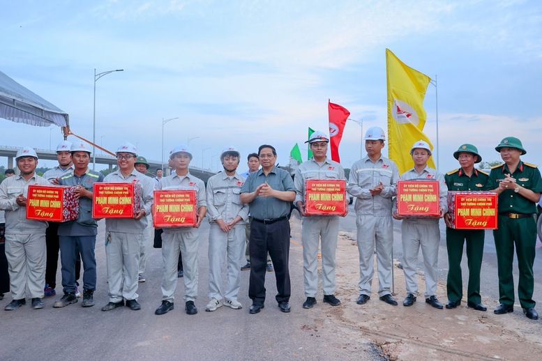 Thủ tướng: Sân bay Long Thành sẽ đón chuyến bay chính thức đầu tiên vào 19/12- Ảnh 16. Thủ tướng: Sân bay Long Thành sẽ đón chuyến bay chính thức đầu tiên vào 19/12- Ảnh 16.