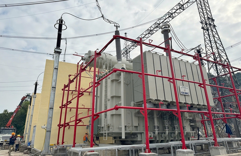 Đóng điện dự án Nâng công suất trạm biến áp 500 kV Hòa Bình- Ảnh 1. Đóng điện dự án Nâng công suất trạm biến áp 500 kV Hòa Bình- Ảnh 1.