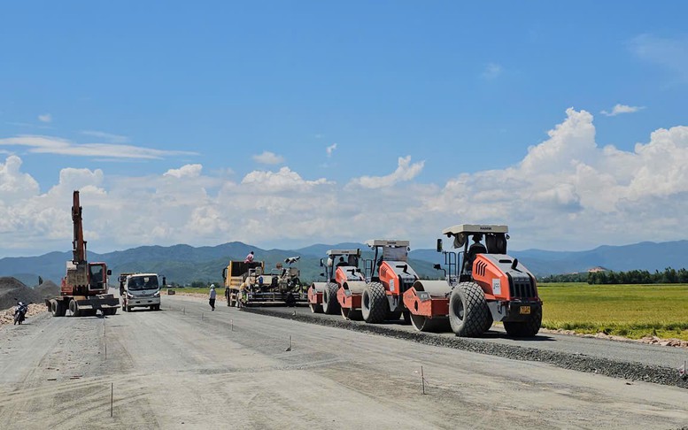 Khắc phục khó khăn, cao tốc Chí Thạnh-Vân Phong quyết tâm 'cán đích' cuối năm 2025