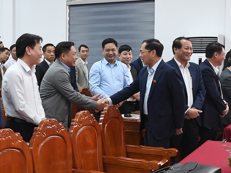 Phó Thủ tướng Bùi Thanh Sơn chia sẻ với cử tri Phú Thọ về những dấu ấn nổi bật nhiệm kỳ 2021-2025- Ảnh 2. Phó Thủ tướng Bùi Thanh Sơn chia sẻ với cử tri Phú Thọ về những dấu ấn nổi bật nhiệm kỳ 2021-2025- Ảnh 2.