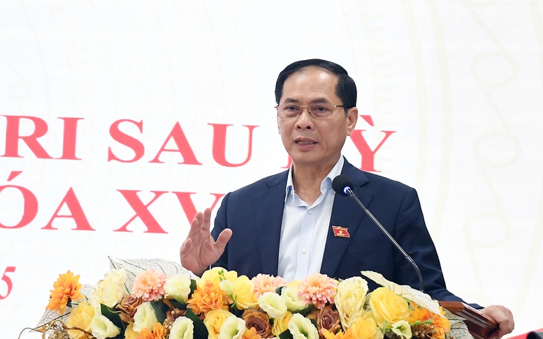 Phó Thủ tướng Bùi Thanh Sơn chia sẻ với cử tri Phú Thọ về những dấu ấn nổi bật nhiệm kỳ 2021-2025