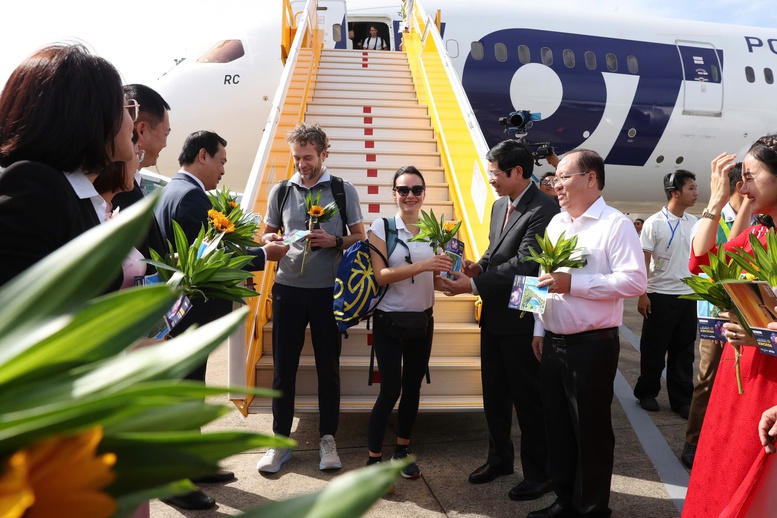 Việt Nam chính thức đón khách du lịch quốc tế thứ 20 triệu - Ảnh 2. Việt Nam chính thức đón khách du lịch quốc tế thứ 20 triệu - Ảnh 2.