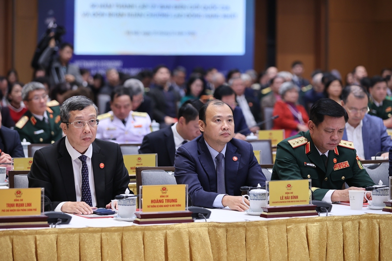 Thủ tướng: Quan tâm đầu tư cho khu vực biên giới ít nhất phải bằng hoặc cao hơn trong nội địa- Ảnh 8. Thủ tướng: Quan tâm đầu tư cho khu vực biên giới ít nhất phải bằng hoặc cao hơn trong nội địa- Ảnh 8.