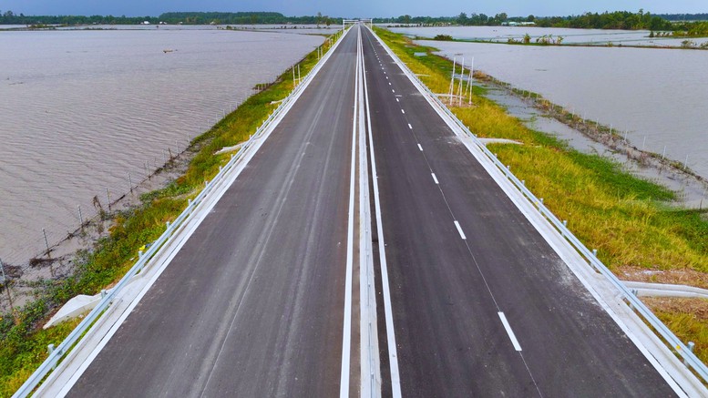 Sẵn sàng thông xe kỹ thuật cao tốc Cần Thơ - Cà Mau vào ngày 19/12- Ảnh 1. Sẵn sàng thông xe kỹ thuật cao tốc Cần Thơ - Cà Mau vào ngày 19/12- Ảnh 1.