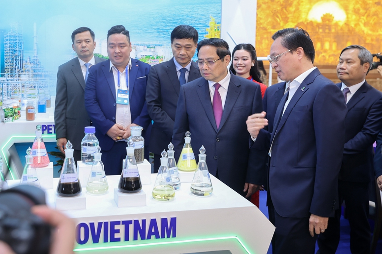 Thủ tướng: Việt Nam xác định ổn định là pháo đài bất khả xâm phạm; phát triển nhanh, bền vững là động cơ vĩnh cửu- Ảnh 1. Thủ tướng: Việt Nam xác định ổn định là pháo đài bất khả xâm phạm; phát triển nhanh, bền vững là động cơ vĩnh cửu- Ảnh 1.