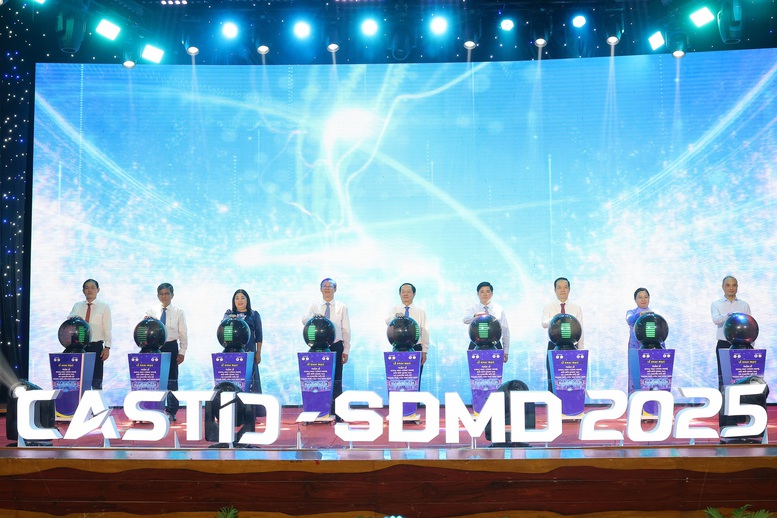 Khởi động Tuần lễ KHCN 2025, Cần Thơ khẳng định vai trò trung tâm đổi mới của vùng- Ảnh 1. Khởi động Tuần lễ KHCN 2025, Cần Thơ khẳng định vai trò trung tâm đổi mới của vùng- Ảnh 1.