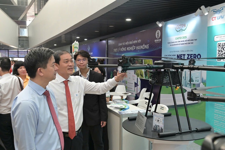 Khởi động Tuần lễ KHCN 2025, Cần Thơ khẳng định vai trò trung tâm đổi mới của vùng- Ảnh 3. Khởi động Tuần lễ KHCN 2025, Cần Thơ khẳng định vai trò trung tâm đổi mới của vùng- Ảnh 3.