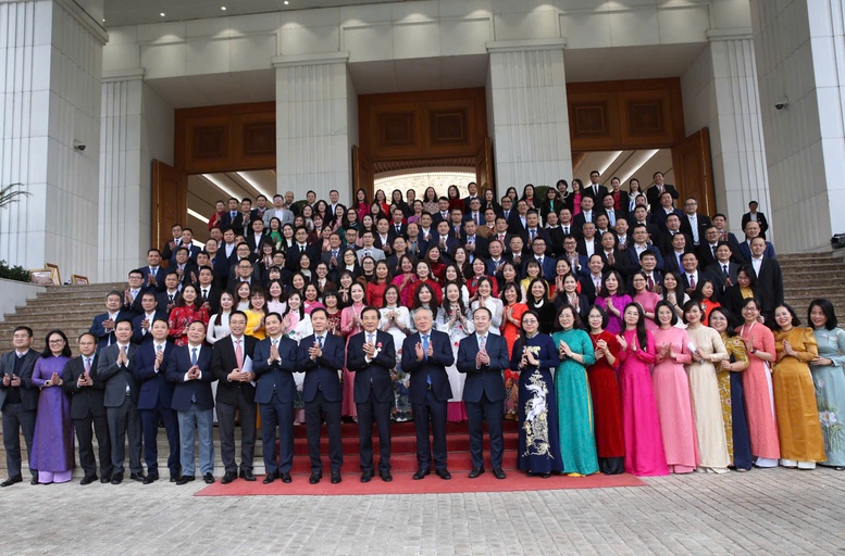 Những hy sinh, cống hiến thầm lặng của Văn phòng Chính phủ là rất đáng ghi nhận- Ảnh 10. Những hy sinh, cống hiến thầm lặng của Văn phòng Chính phủ là rất đáng ghi nhận- Ảnh 10.