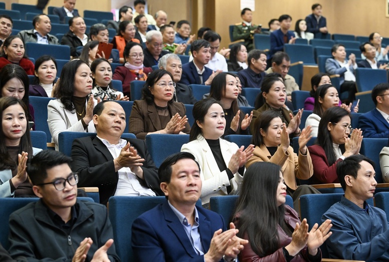 Lắng nghe ý kiến cử tri, lấy người dân làm trung tâm trong hoạch định chính sách- Ảnh 5.