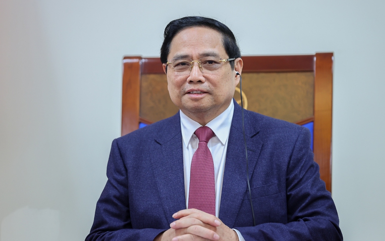 Thủ tướng Phạm Minh Chính điện đàm với Thủ tướng Singapore Lawrence Wong