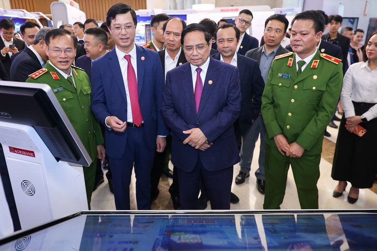 Tổng thuật: Thủ tướng chủ trì hội nghị '3 trong 1' về triển khai Nghị quyết số 57-NQ/TW, cải cách hành chính và Đề án 06- Ảnh 3. Tổng thuật: Thủ tướng chủ trì hội nghị '3 trong 1' về triển khai Nghị quyết số 57-NQ/TW, cải cách hành chính và Đề án 06- Ảnh 3.