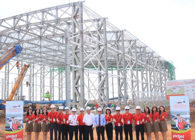 Vietjet cất nóc hangar chuẩn quốc tế, khai trương chuyến bay tới sân bay Long Thành- Ảnh 1.