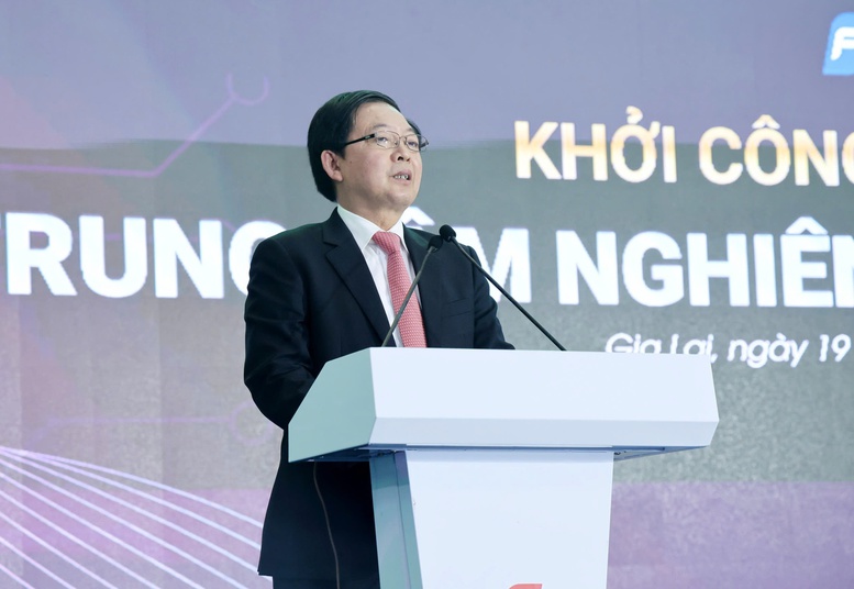 Phó Thủ tướng Hồ Quốc Dũng dự khởi công Trung tâm nghiên cứu trí tuệ nhân tạo AI tại Gia Lai- Ảnh 4. Phó Thủ tướng Hồ Quốc Dũng dự khởi công Trung tâm nghiên cứu trí tuệ nhân tạo AI tại Gia Lai- Ảnh 4.