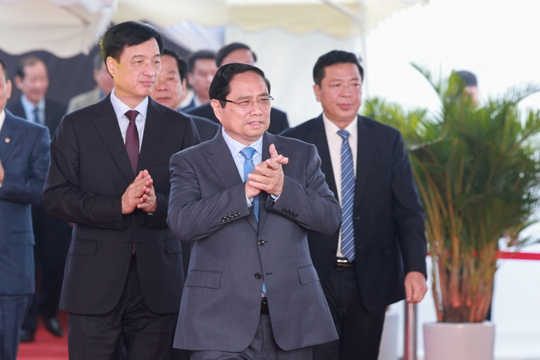 Thủ tướng: Triển khai các dự án trọng điểm quốc gia "thần tốc, táo bạo, sáng tạo, bứt phá, an toàn, chất lượng"- Ảnh 1.