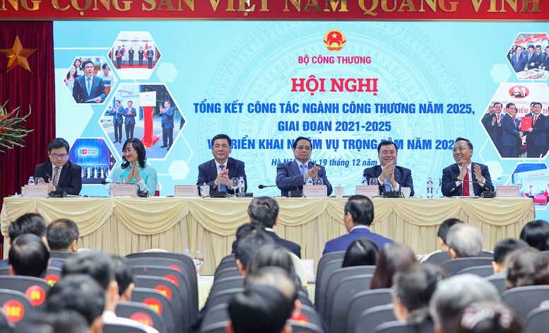 Thủ tướng: Ngành công thương phải phát huy "6 tiên phong"- Ảnh 2.