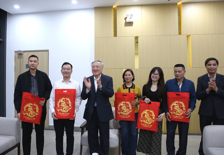 Phó Thủ tướng Thường trực Chính phủ Nguyễn Hòa Bình thăm, kiểm tra một số dự án tại Quảng Ninh- Ảnh 6.