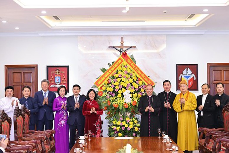 Chủ tịch Ủy ban Trung ương MTTQ Việt Nam chúc mừng  Lễ Giáng sinh tại Hà Nội- Ảnh 1.