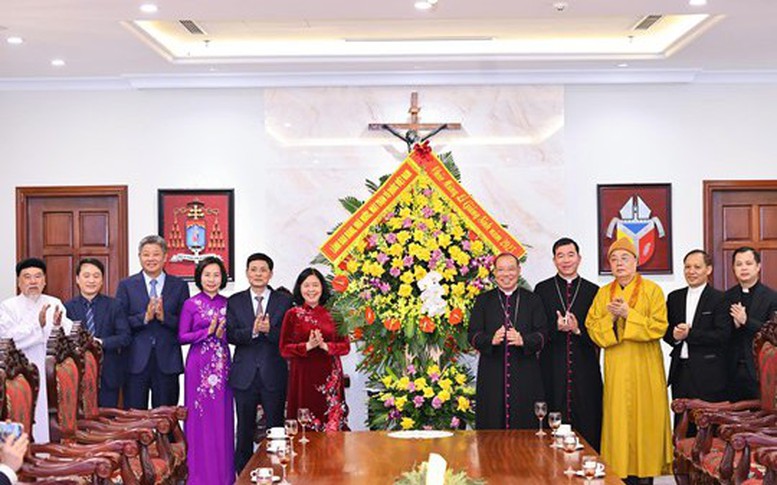 Chủ tịch Ủy ban Trung ương MTTQ Việt Nam chúc mừng  Lễ Giáng sinh tại Hà Nội