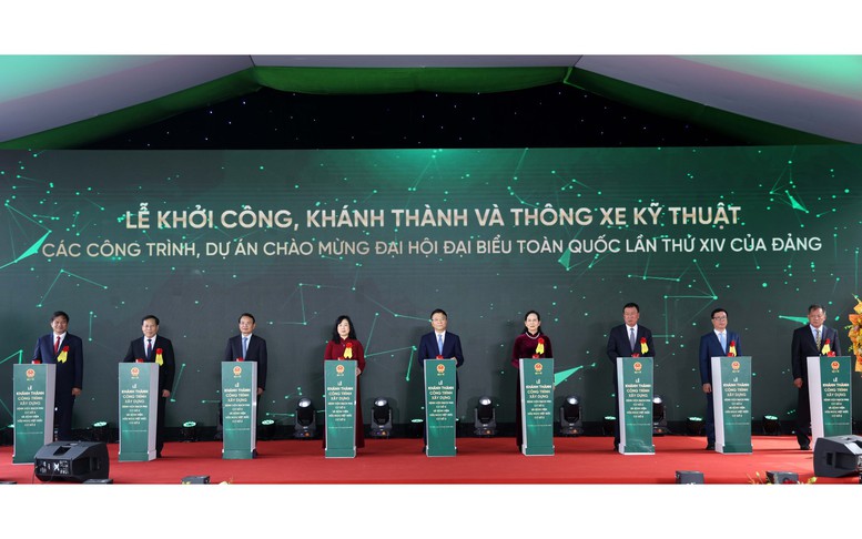 Phó Thủ tướng Lê Thành Long dự khánh thành công trình xây dựng Bệnh viện Bạch Mai và Việt Đức cơ sở 2