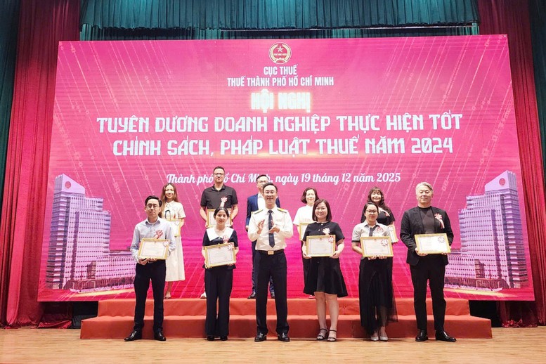 262 doanh nghiệp tiêu biểu được Thuế TP.HCM vinh danh- Ảnh 1.