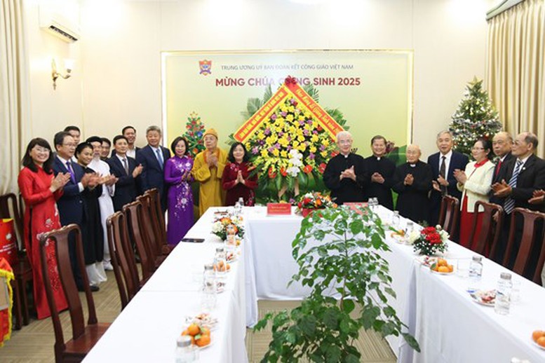 Chủ tịch Ủy ban Trung ương MTTQ Việt Nam chúc mừng  Lễ Giáng sinh tại Hà Nội- Ảnh 5.