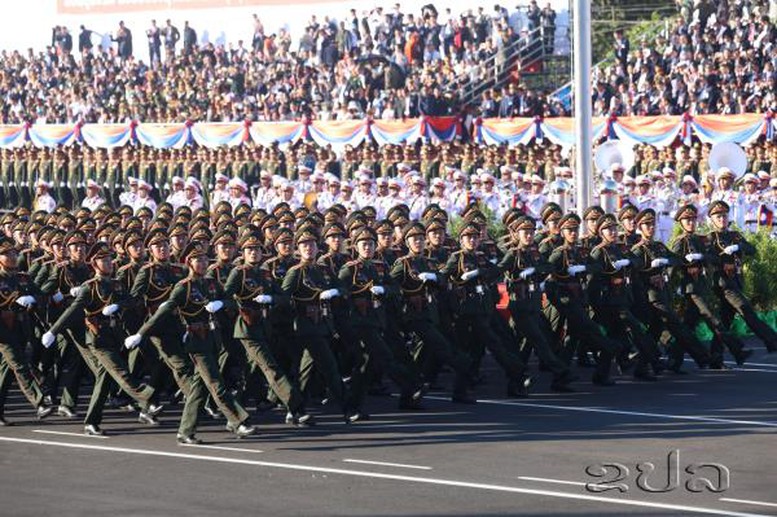 Chùm ảnh: Diễu binh, diễu hành chào mừng 50 năm Quốc khánh Lào- Ảnh 10. Chùm ảnh: Diễu binh, diễu hành chào mừng 50 năm Quốc khánh Lào- Ảnh 10.