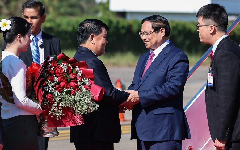 Thủ tướng Phạm Minh Chính tới Thủ đô Vientiane, bắt đầu chuyến công tác tại Lào